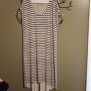 Black & white, cap sleeve, hi-low dress